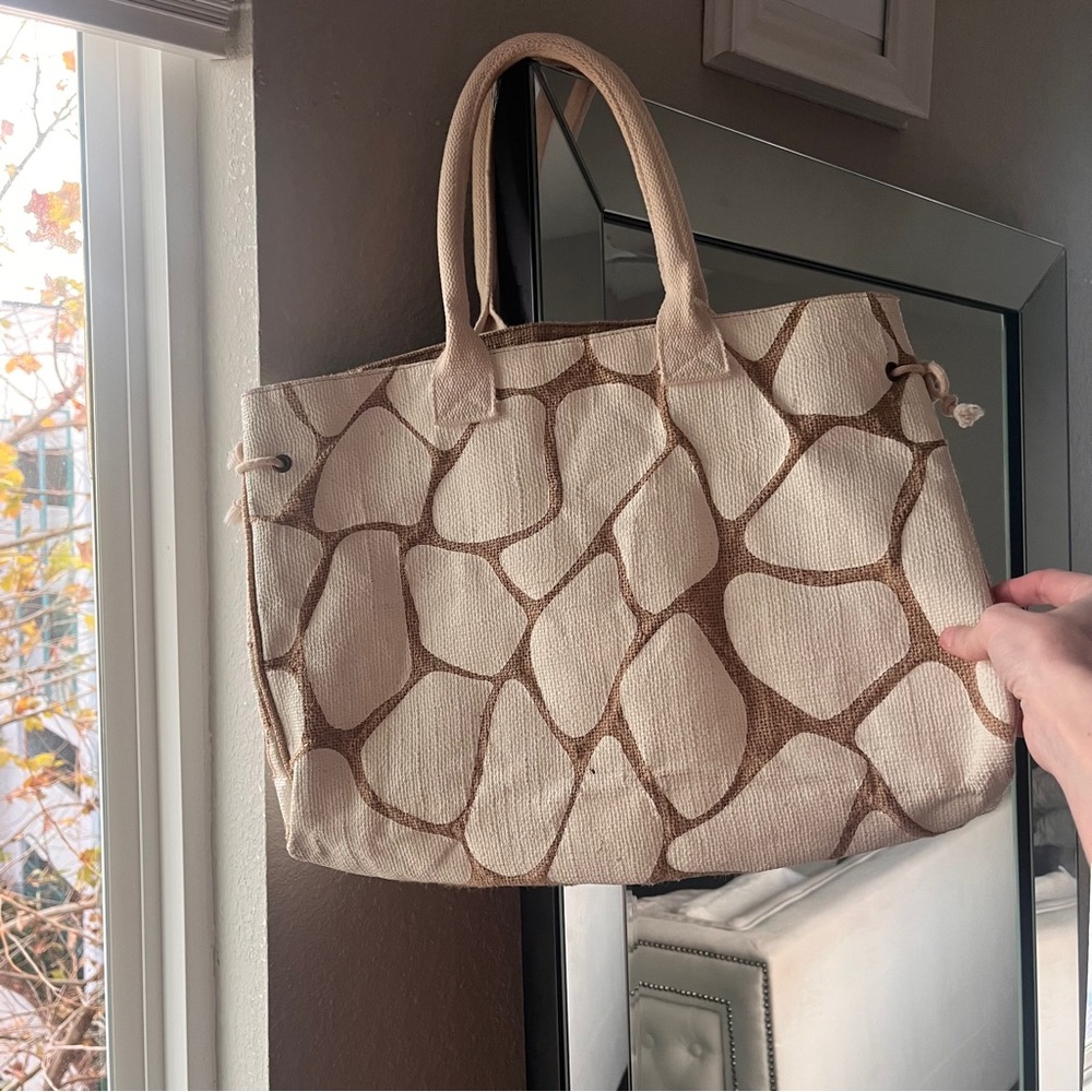 Nordstrom Giraffe print beach tote - Picture 4 of 6